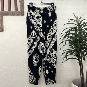 BLACK & WHITE Palazzo Jogger Pants EUC